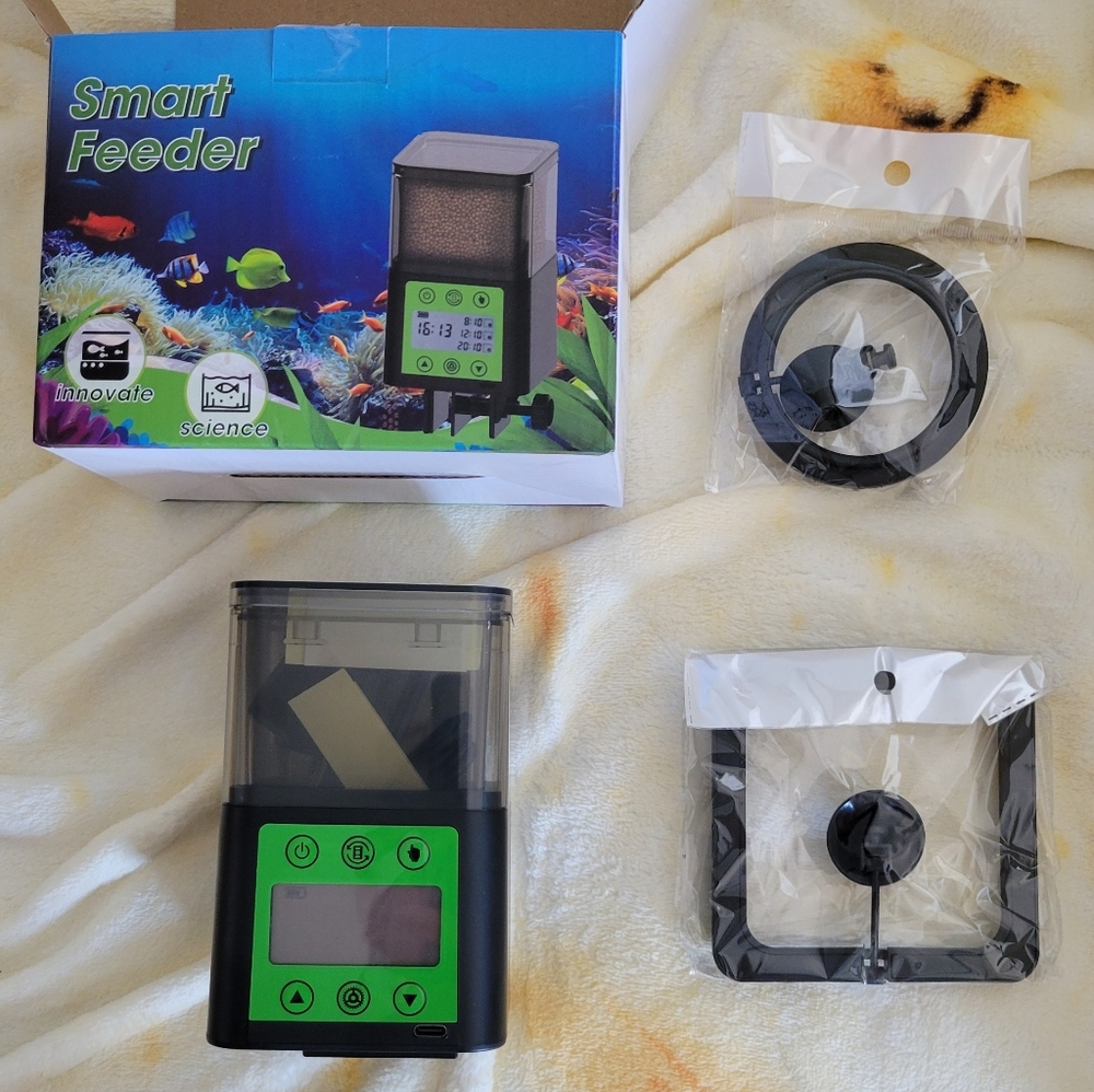 Automatic Fish Feeder with Digital Display